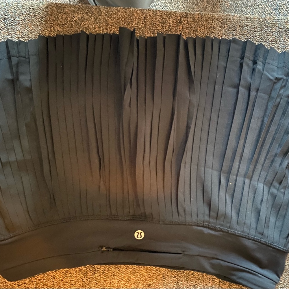 Lululemon Women Black Pleated Skirt Sz 8